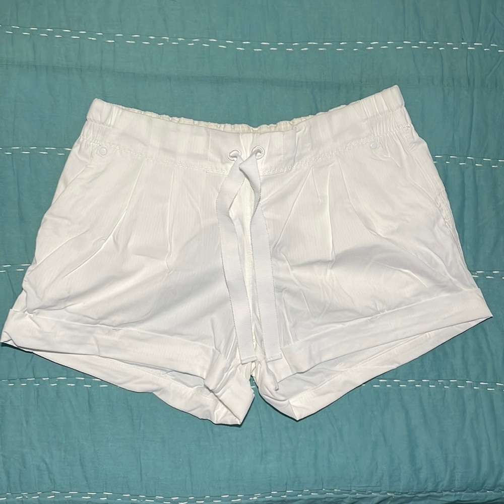 Lululemon women shorts
